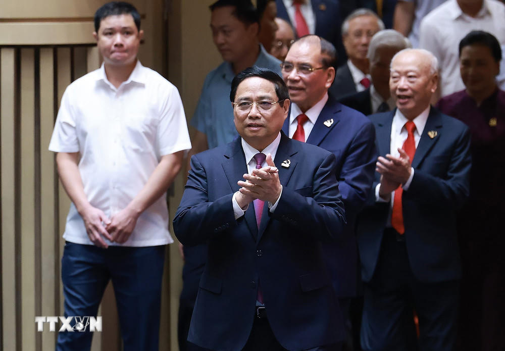 Thủ tướng Phạm Minh Chính và các đồng chí lãnh đạo, nguyên lãnh đạo Đảng, Nhà nước đến dự Đại hội đại biểu Đảng bộ thành phố Hải Phòng lần thứ nhất. (Ảnh: Dương Giang/TTXVN)