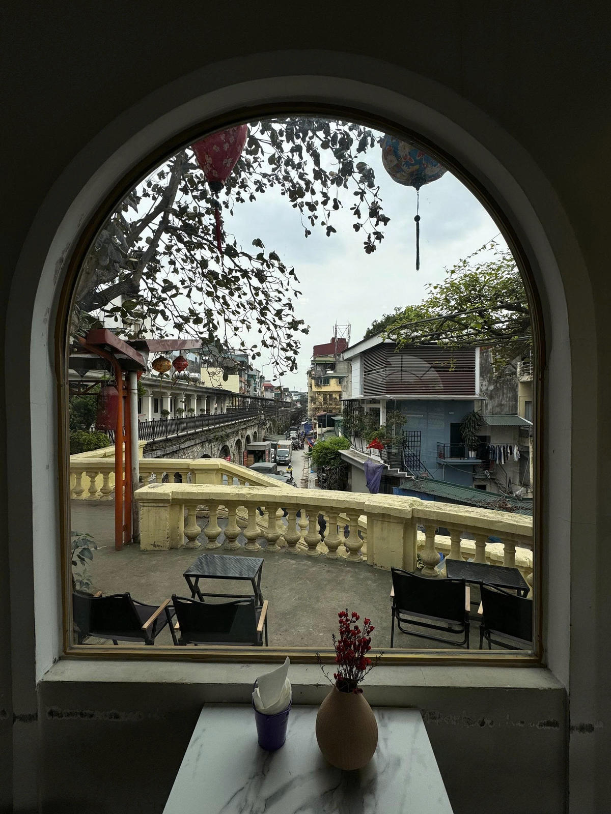 Hà Nội còn nhiều góc phố cổ kính.