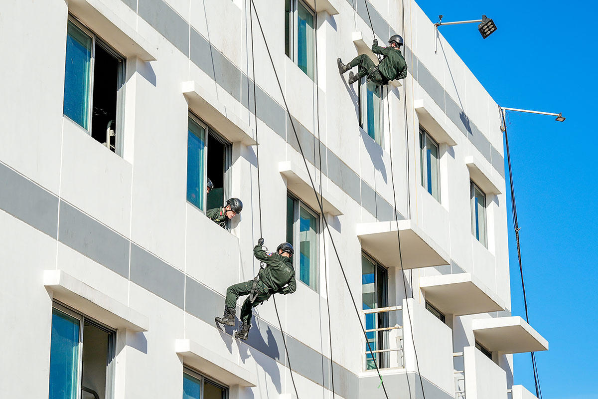 Bài kỹ thuật sử dụng dây chiến thuật. Ảnh: H.A.