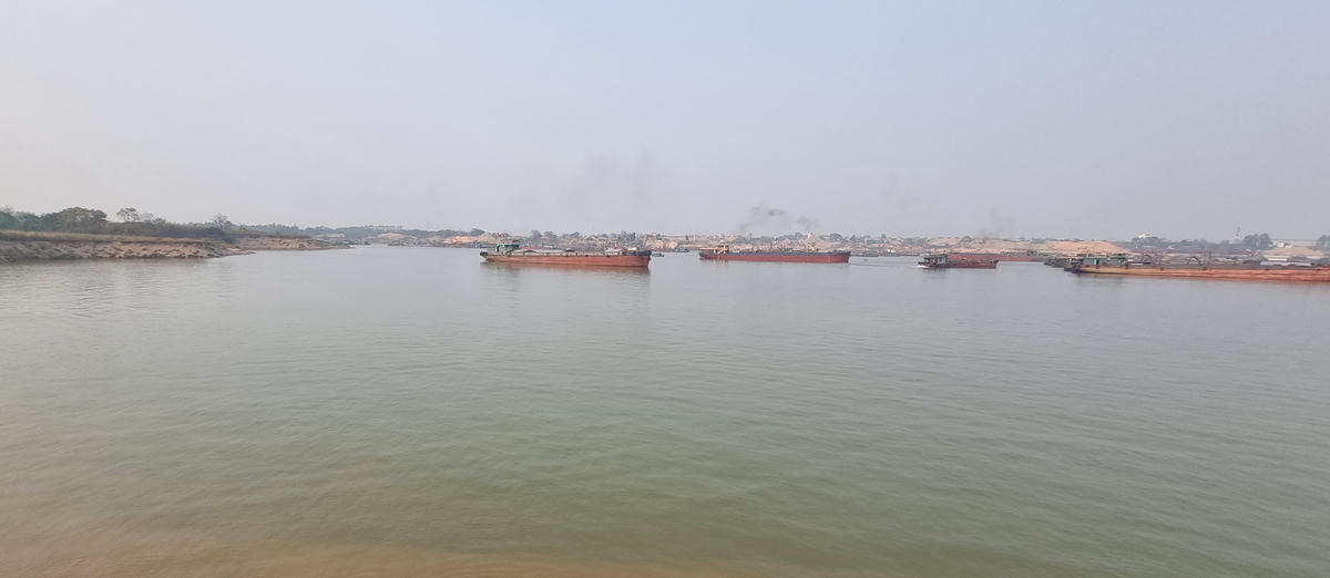 Sớm phát triển vận tải thủy nội địa để thúc đẩy logistics
xanh. Ảnh: Nam Anh.