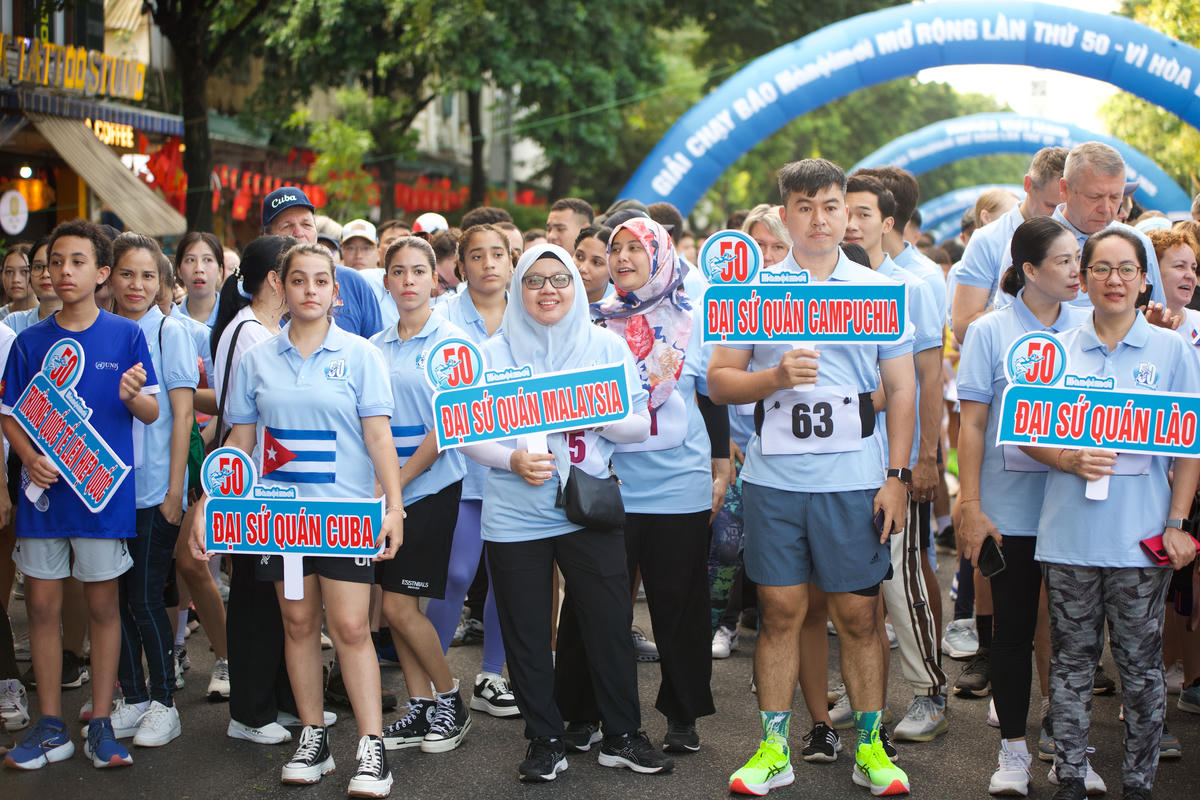 Giải còn thu hút nhiều vận động viên nước ngoài là cán bộ, nhân viên của 20 đại sứ quán, tổ chức quốc tế, trường quốc tế đang học tập và làm việc trên địa bàn Hà Nội. Ảnh: Phạm Sỹ.