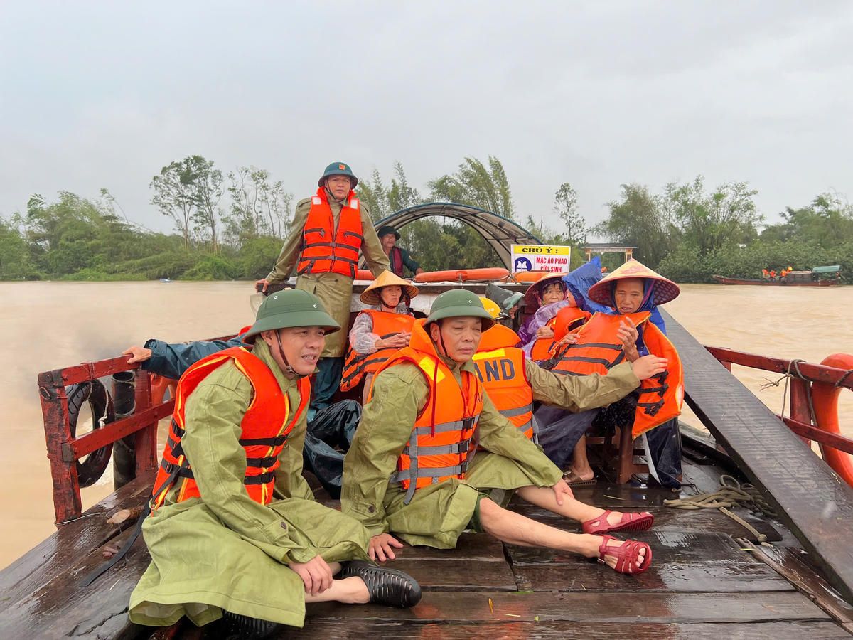 "Ốc đảo" Hồng Lam là vùng xung yếu duy nhất của xã Nghi Xuân phải di dời người dân để tránh bão. Ảnh: XN.