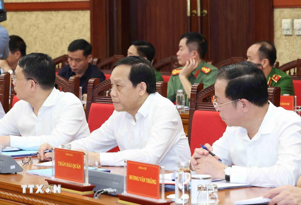 Các đồng chí Ủy viên Thường trực dự cuộc họp. (Ảnh: Phương Hoa/TTXVN)