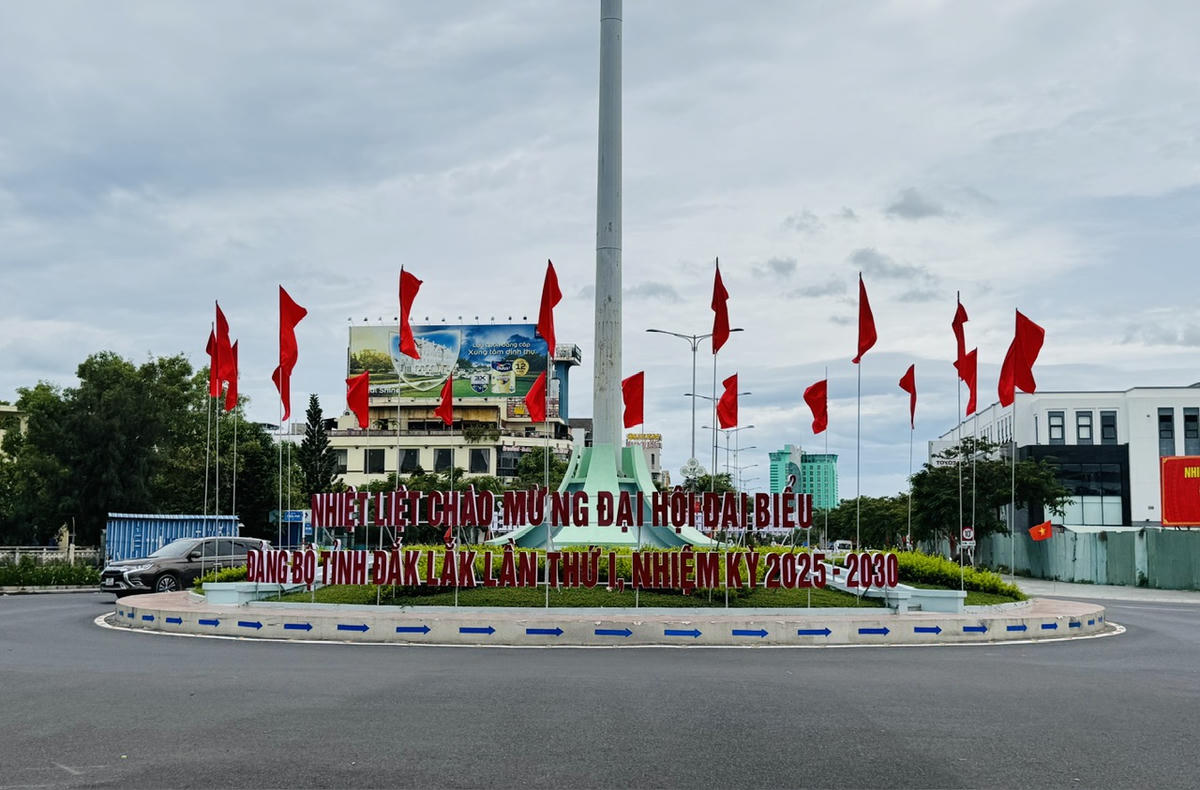 Đại hội đại biểu Đảng bộ
tỉnh Đắk Lắk lần thứ I, nhiệm kỳ 2025 - 2030 diễn ra trong 3 ngày, tại Hội trường
Tỉnh ủy Đắk Lắk, số 14 Lê Duẩn, phường Buôn Ma Thuột. Ảnh: Đình Sang.