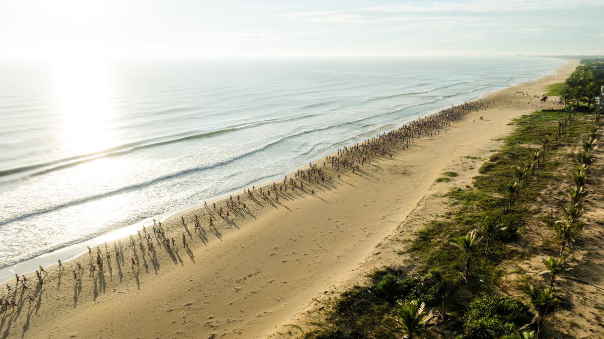Đà Nẵng: Giải chạy bãi biển ủng hộ học sinh miền núi
