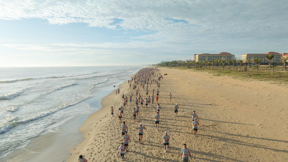 Cự ly 5 km dọc theo bờ biển Đà Nẵng. Ảnh: Nguyễn Tú.