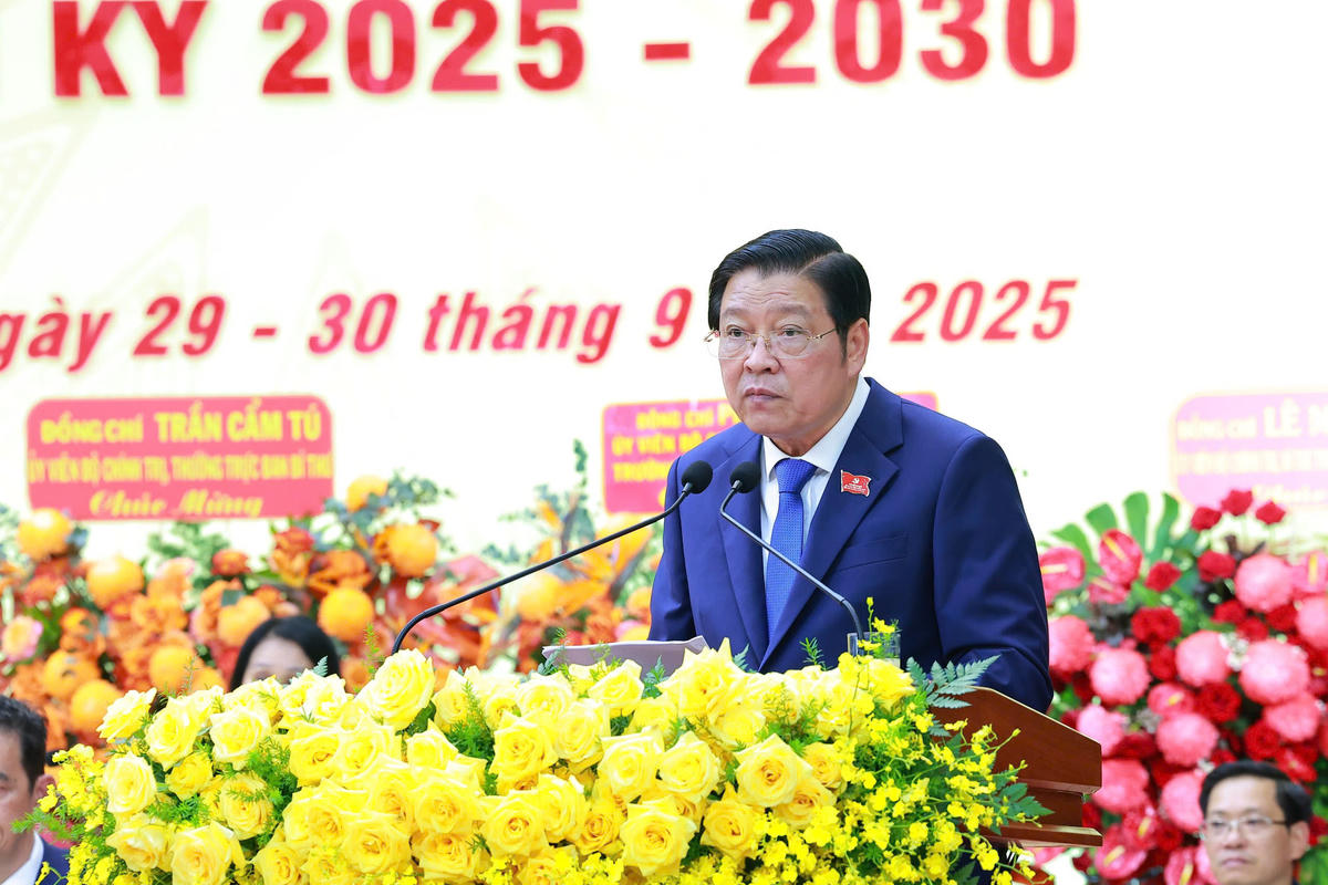  Ủy viên Bộ Chính trị - Bí thư Trung ương Đảng, Trưởng ban Nội chính Trung ương Phan Đình Trạc dự và chỉ đạo đại hội.