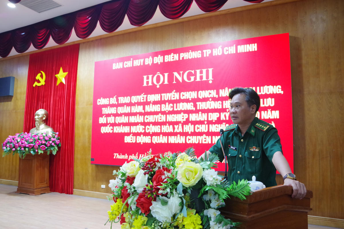 Đại
tá Đoàn Duy Phước, Ủy viên Ban Thường vụ, Phó Chỉ huy trưởng – Tham mưu trưởng
BĐBP thành phố phát biểu chỉ đạo. 