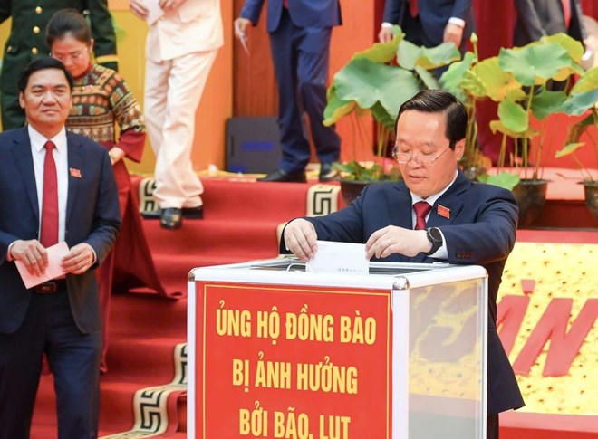 Gần 350 triệu đồng từ Đại hội Đảng bộ tỉnh Nghệ An gửi tới vùng lũ