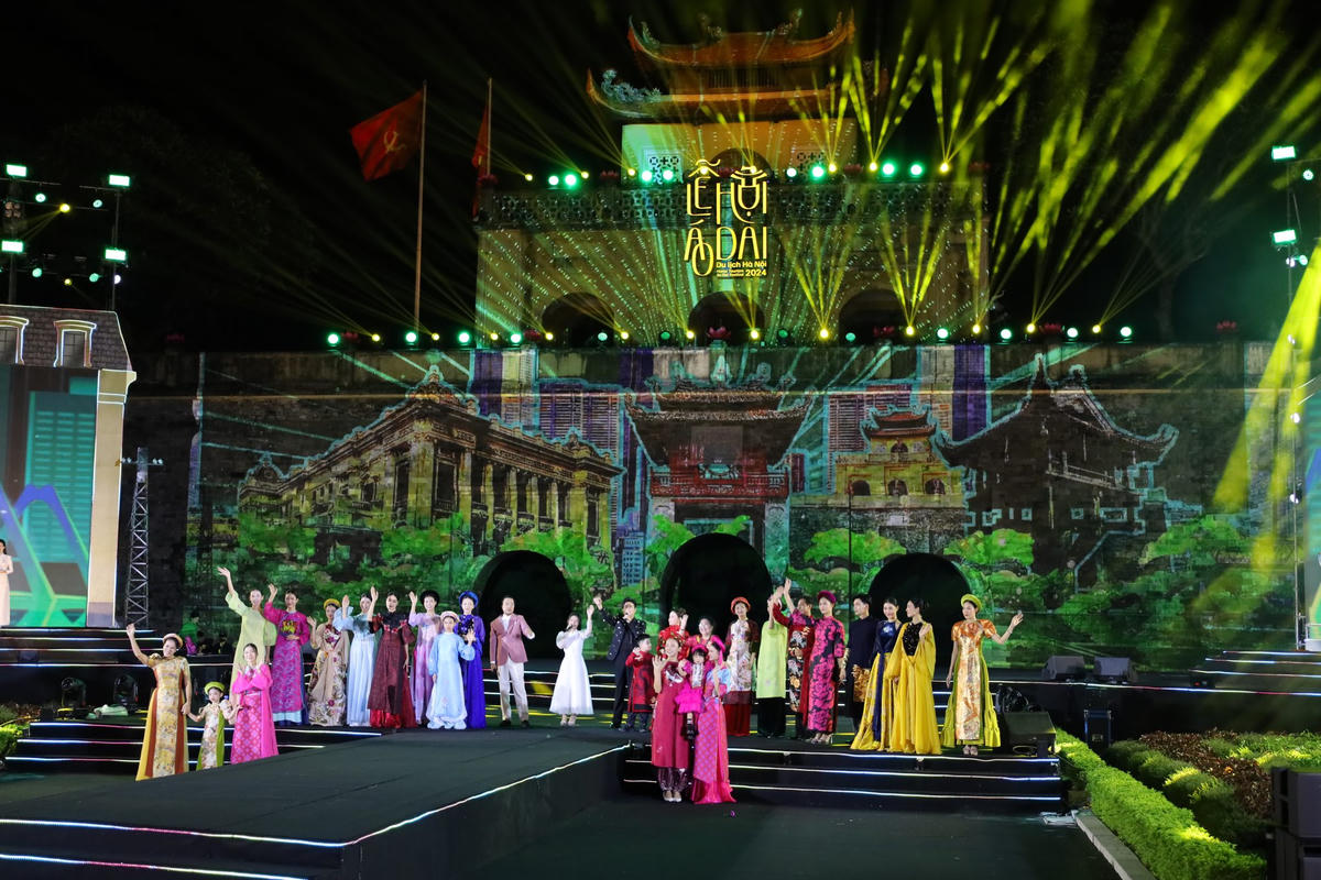 Lễ hội áo dài du lịch Hà Nội 2024 tổ chức tại Hoàng thành Thăng Long (ảnh BTC). 