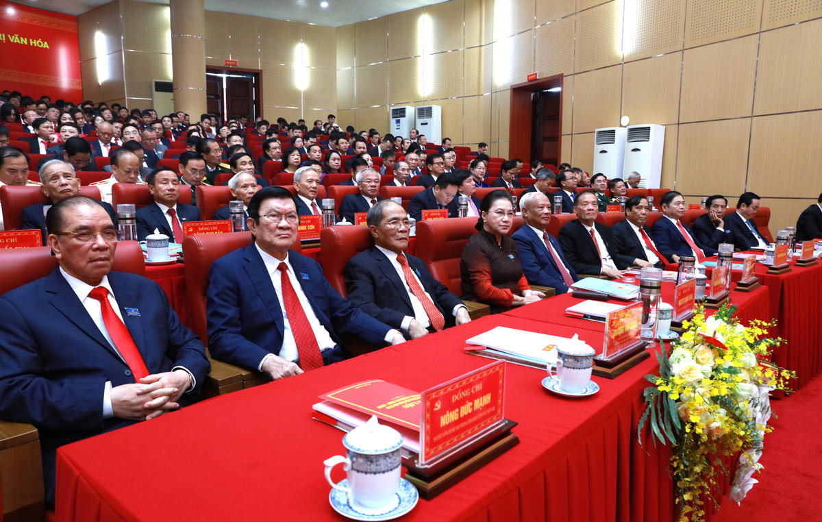 Các đồng chí lãnh đạo, nguyên lãnh đạo Đảng, Nhà nước dự đại hội. Ảnh: HN.