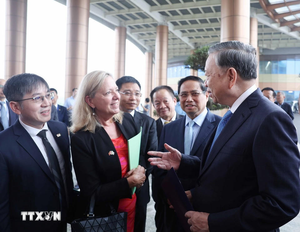 Tổng Bí thư Tô Lâm, Thủ tướng Phạm Minh Chính và các đại biểu dự Ngày hội đổi mới sáng tạo Quốc gia năm 2025. (Ảnh: Thống Nhất/TTXVN)