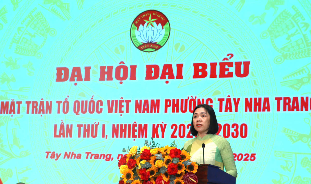  

Bà Trần Thu Mai, Ủy viên Ban Thường vụ Tỉnh ủy, Phó Chủ tịch Thường trực Ủy ban MTTQ Việt Nam tỉnh Khánh Hòa phát biểu. (ảnh X.H)