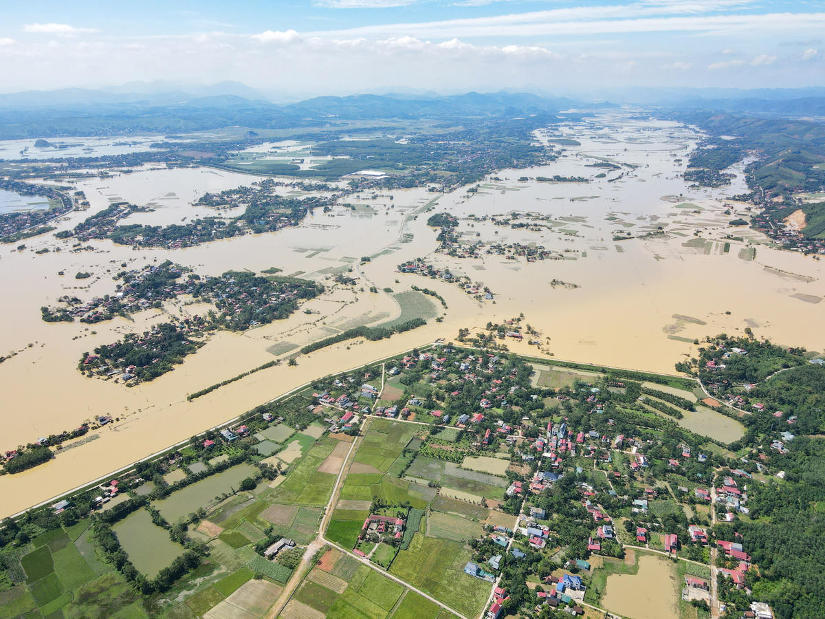 Còn gần 2.000 hộ dân ở xã Kim Tân bị ngập sâu trong ngày 2/10. Ảnh: Đình Minh