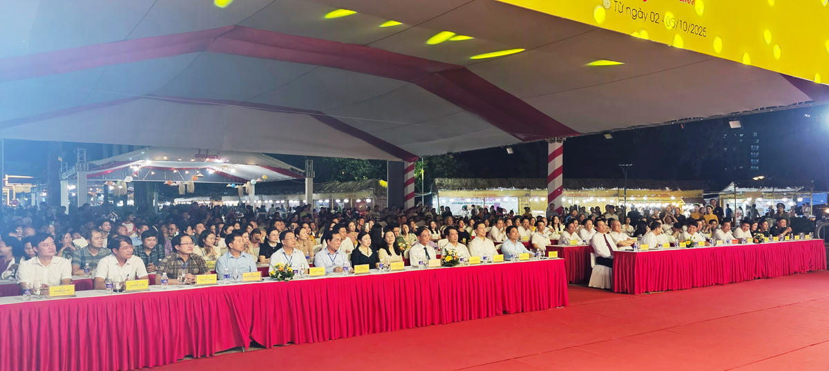 Các đại biểu tham dự sự kiện. Ảnh: Nguyễn Chung.