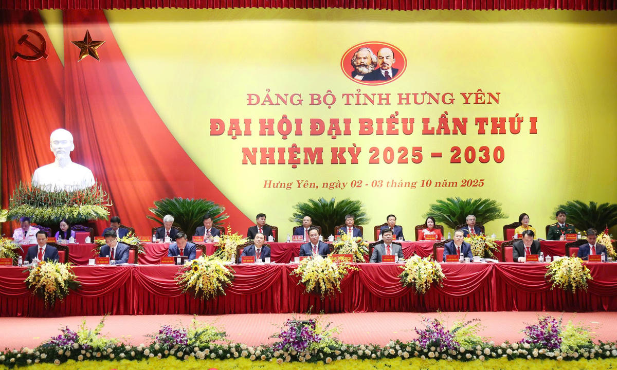 Đoàn Chủ tịch Đại hội trong ngày đầu làm việc. Ảnh: Ban Tổ chức.