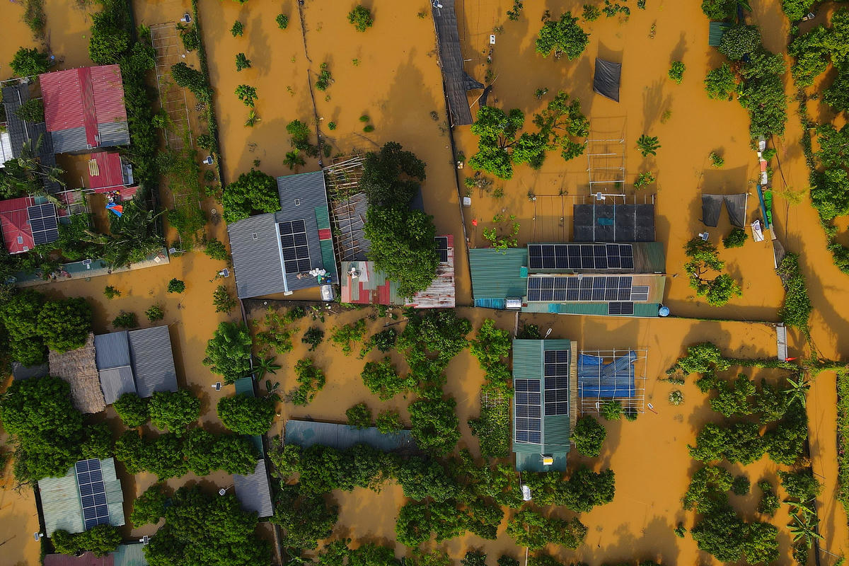 Mưa lũ gây ngập lụt ở nhiều nơi. Ảnh minh họa: Lê Khánh.