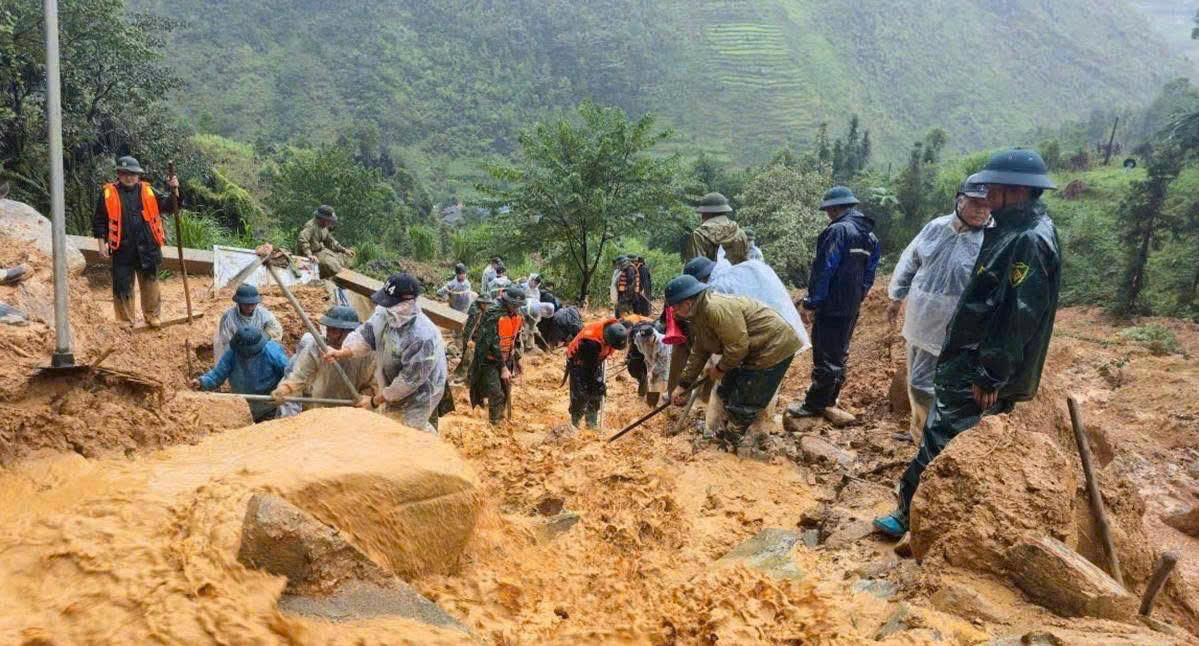 Hiện trường vụ sạt lở khiến 4 người trong gia đình ông Vàng Chá Sò mất tích. Ảnh: Đ.S.