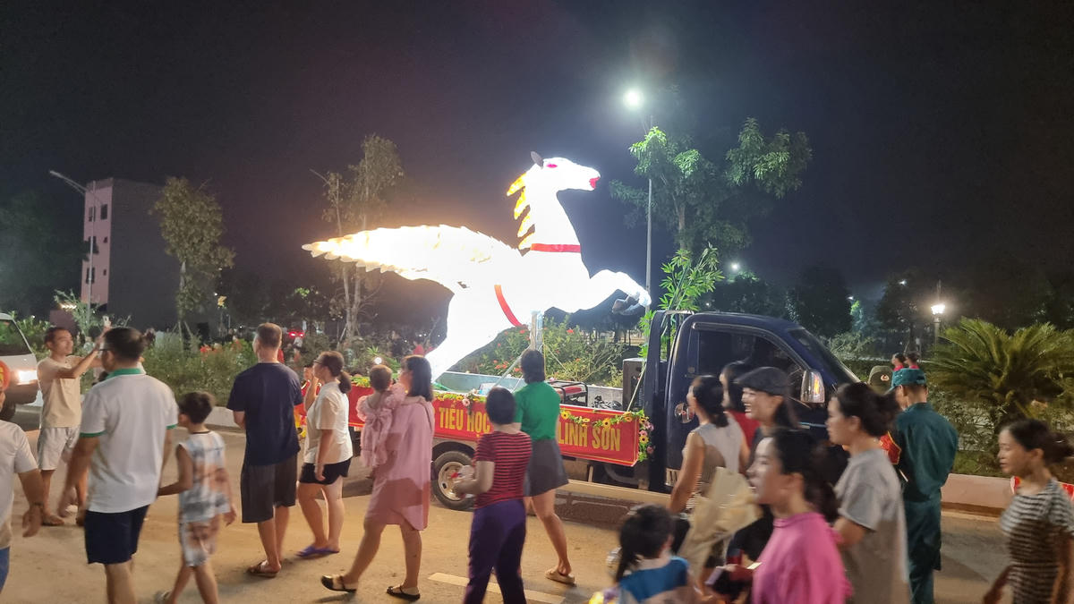 Ngựa bay thể hiện cho khát vọng hùng cường, kỷ nguyên vươn mình của dân tộc, kinh tế Thái Nguyên và đất nước phát triển đột phá. Ảnh: Toán Nguyễn.