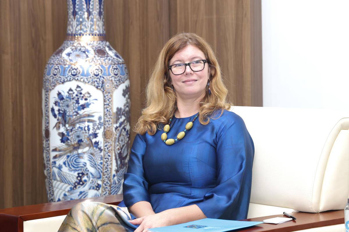 Trưởng đại diện UNICEF Silvia Danailov chia sẻ tại buổi làm việc. Ảnh: Thu Hà