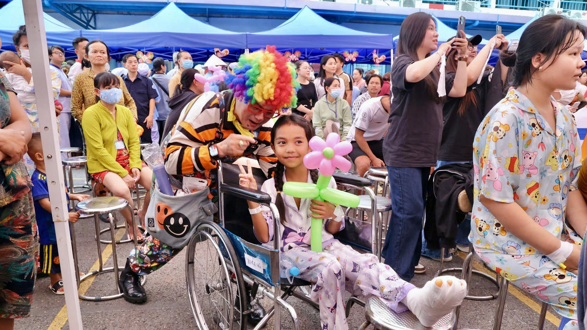 Bệnh nhi hao hứng với chương trình đón Trung thu. Ảnh: K.A