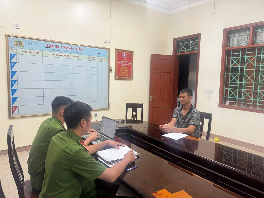 Đối tượng Nguyễn Văn Hòa tại Cơ quan Công an. Ảnh: Công an tỉnh Nghệ An