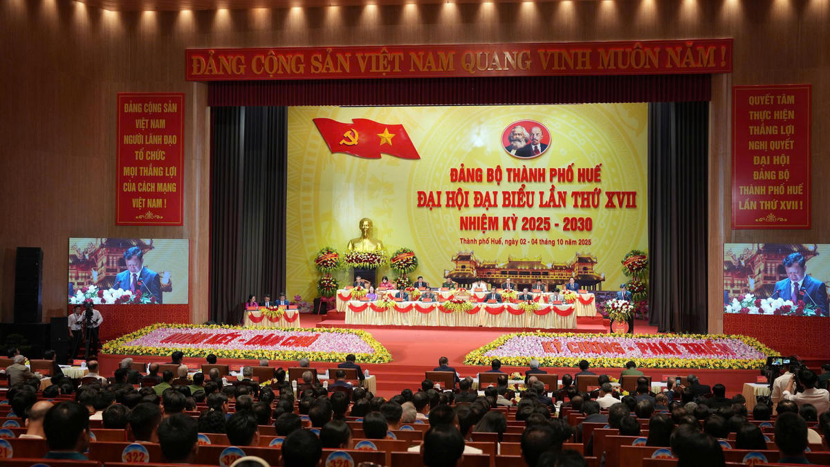 Đại hội đại biểu Đảng bộ thành phố Huế lần thứ XVII, nhiệm kỳ 2025-2030 chính thức khai mạc vào sáng 3/10. Ảnh: BTC.