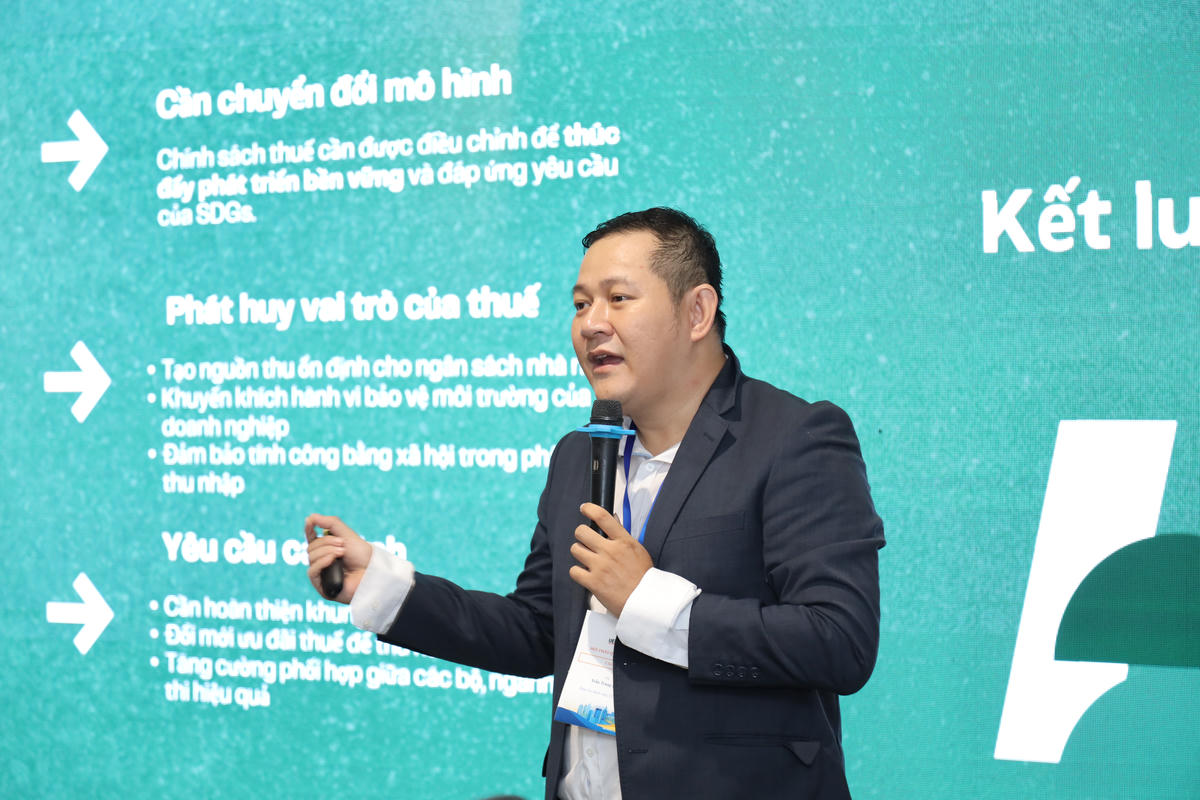 TS. Trần Trung Kiên nói về việc chuyển sang thuế carbon. Ảnh: T.K