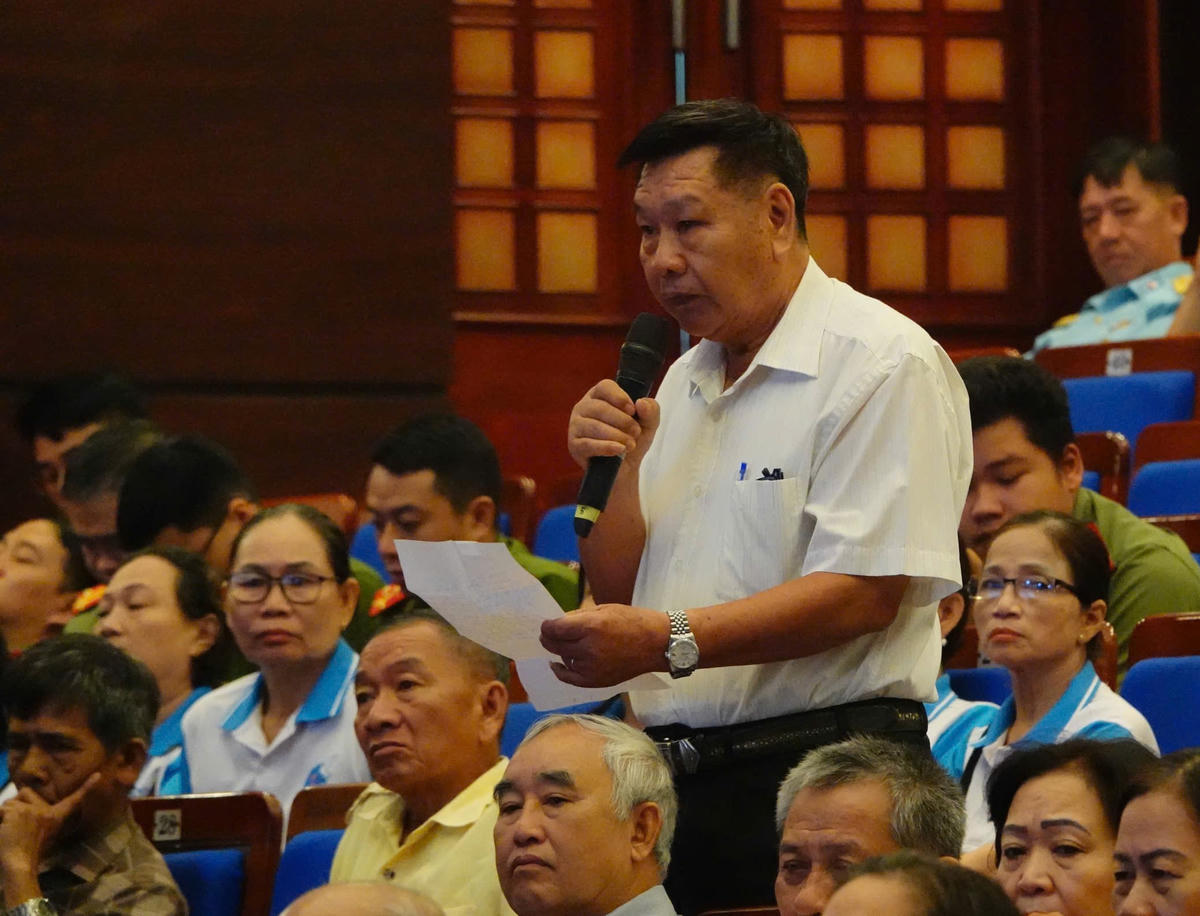 Cử tri Vũ Tiến Dũng. Ảnh: Nguyễn Tú.