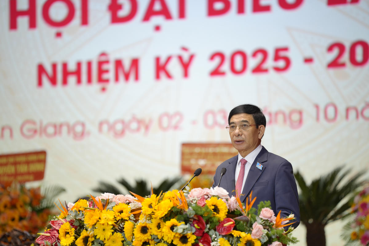 Đại tướng Phan Văn Giang phát biểu chỉ đạo Đại hội đại biểu Đảng bộ tỉnh An Giang lần thứ I, nhiệm kỳ 2025-2030. (ảnh: BTC)