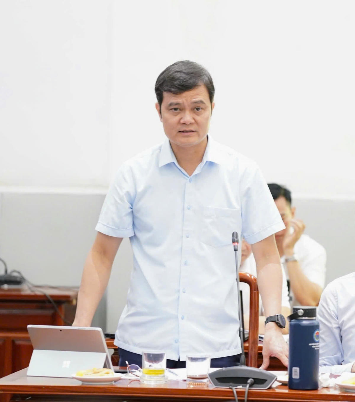 Ông Bùi Quang Huy, Ủy viên Dự khuyết BCH Trung ương Đảng, Phó Chủ tịch UBTƯ MTTQ Việt Nam, Bí thư Thứ nhất Trung ương Đoàn phát biểu tại Hội nghị. Ảnh Văn Hoa