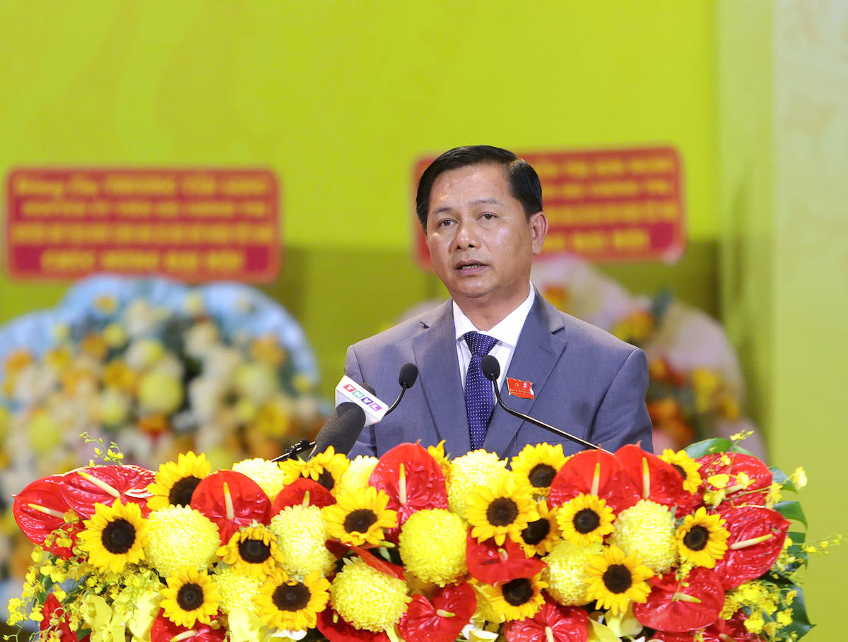 Tại Đại hội cũng công bố quyết định của Bộ Chính trị, chỉ định ông Trần Văn Lâu, Phó Bí thư Thành ủy, Chủ tịch UBND TP Cần Thơ, giữ chức Bí thư Tỉnh ủy Vĩnh Long nhiệm kỳ 2025-2030.