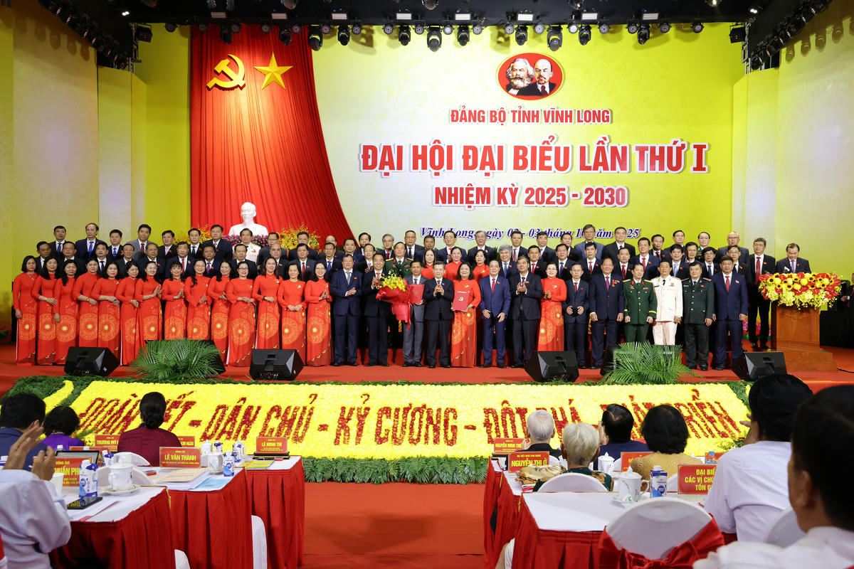 Ban Chấp hành Đảng bộ tỉnh Vĩnh Long nhiệm kỳ 2025-2030 gồm 83 người, Ban Thường vụ Tỉnh ủy gồm 24 người ra mắt Đại hội. Ảnh Trung Kiên 