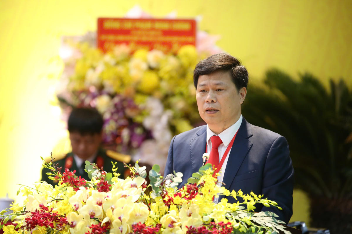 Phó Bí thư Thường trực Tỉnh ủy Hưng Yên trình bày báo cáo chính trị tại Đại hội. Ảnh: Ban Tổ chức.