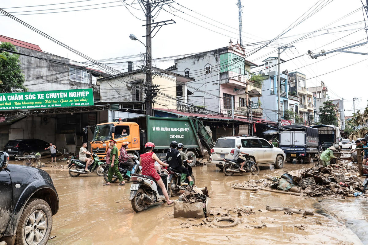 Phường Hà Giang gượng dậy giữa hoang tàn sau lũ dữ
