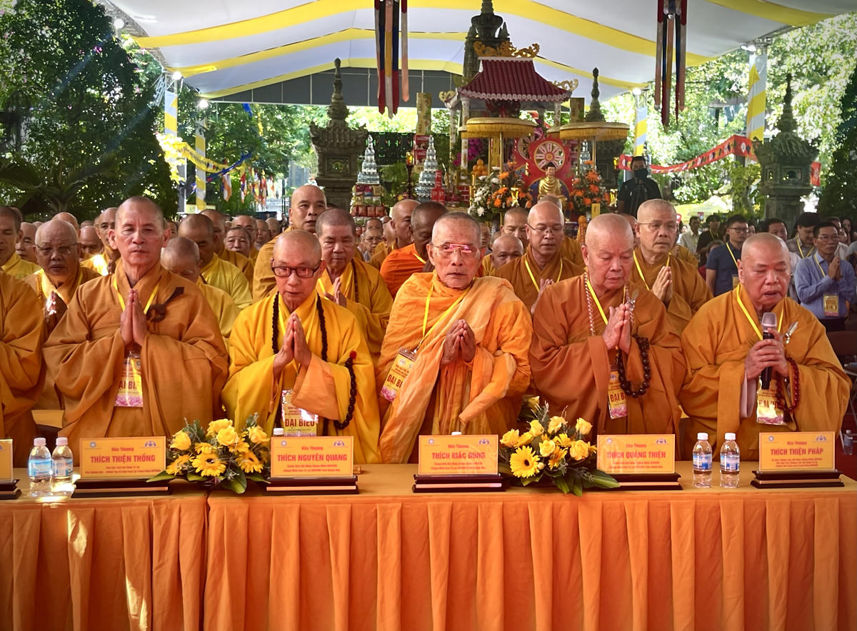 Các đại biểu tham dự buổi lễ. Ảnh: Thùy Trang.