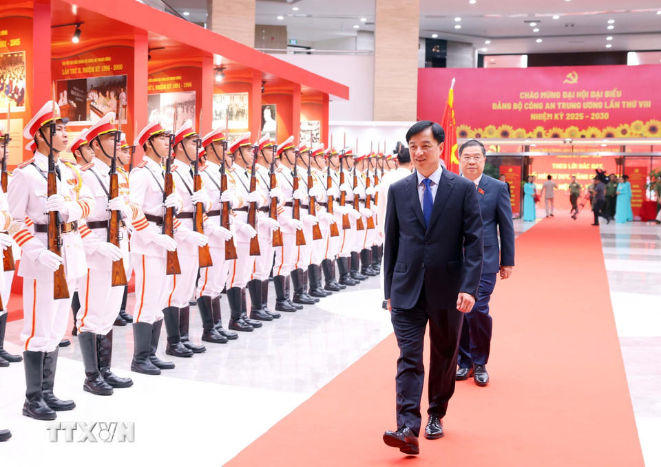 Đồng chí Nguyễn Duy Ngọc, Ủy viên Bộ Chính trị, Bí thư Trung ương Đảng, Chủ nhiệm Ủy ban Kiểm tra Trung ương đến dự Đại hội đại biểu Đảng bộ Công an Trung ương lần thứ VIII, nhiệm kỳ 2025-2030. (Ảnh: Phạm Kiên/TTXVN)