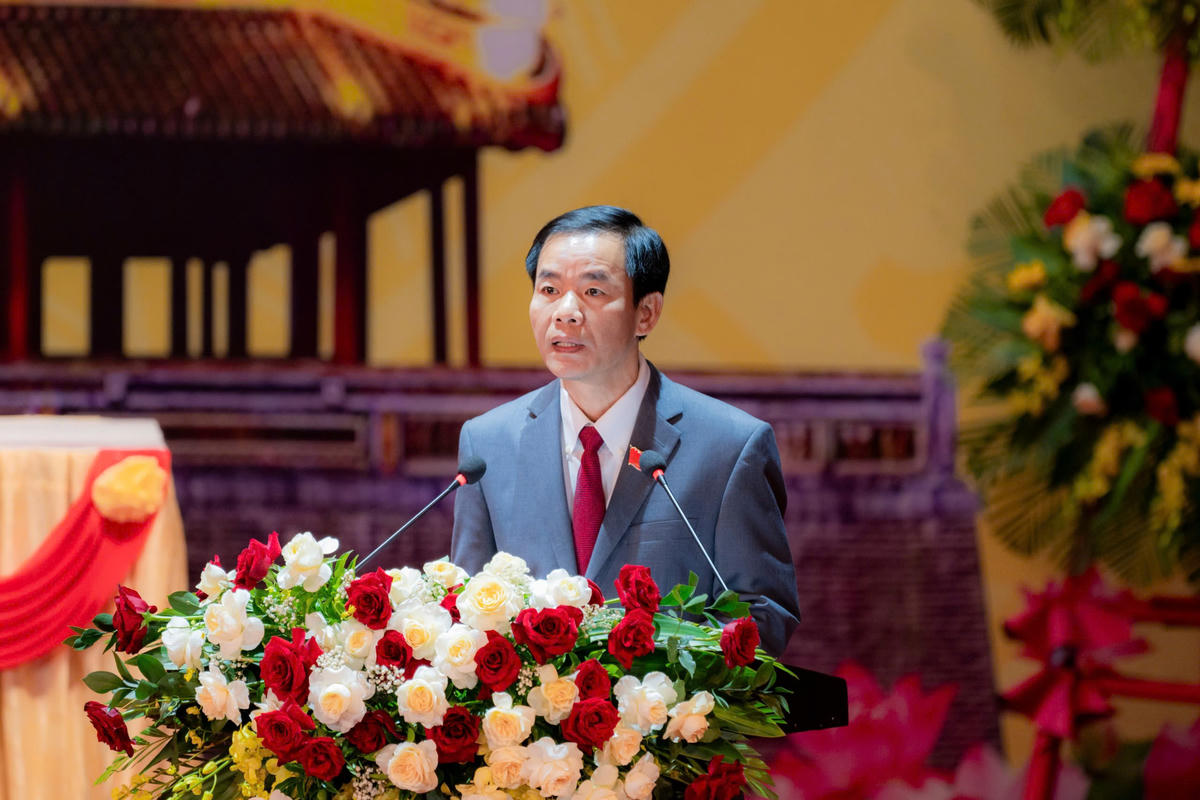 Ông Nguyễn Văn Phương - Bí thư Thành ủy Huế khóa XVII, nhiệm kỳ 2025 - 2030 phát biểu bế mạc đại hội. Ảnh: BTC.