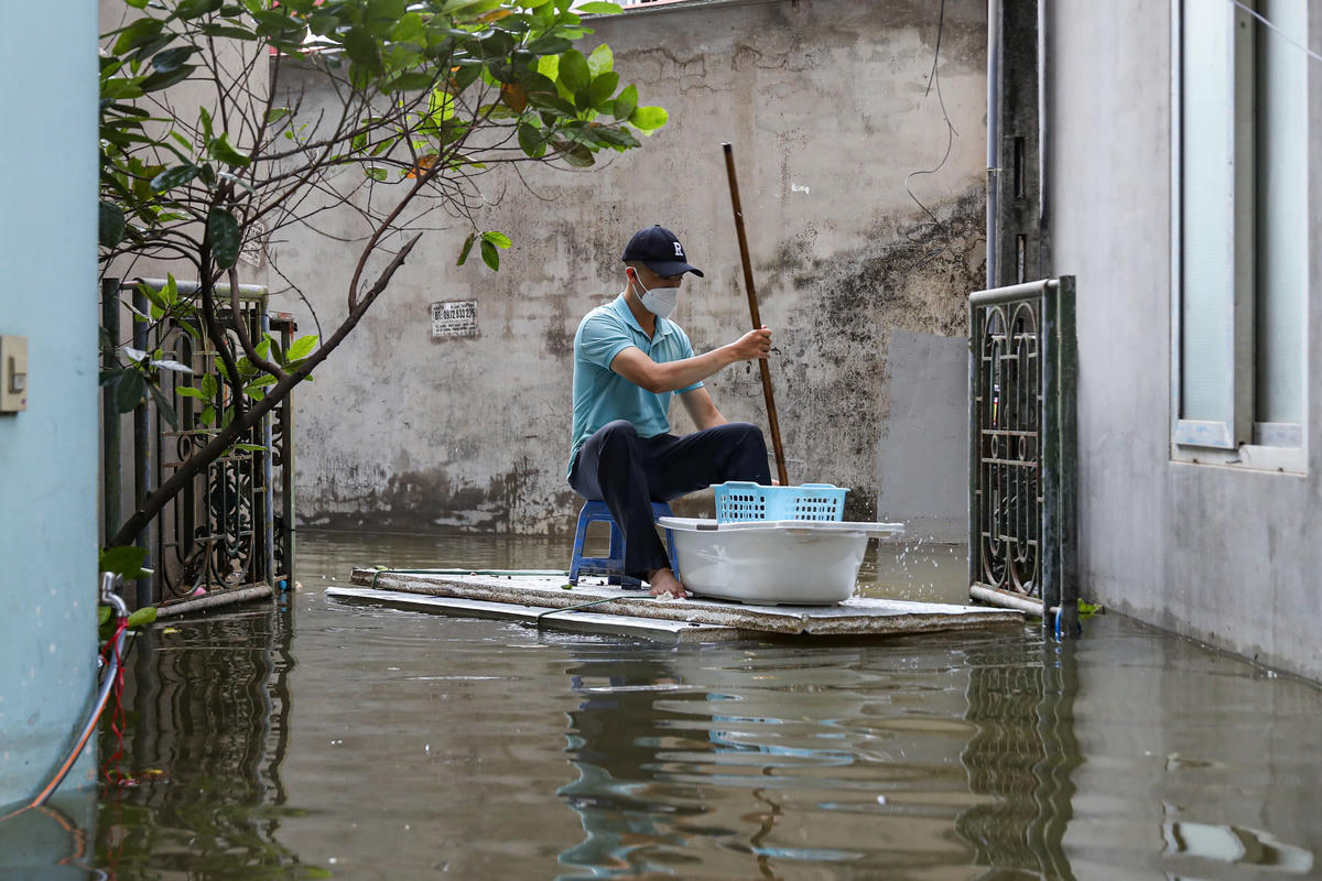Việc đi lại của người dân cực kỳ khó khăn.