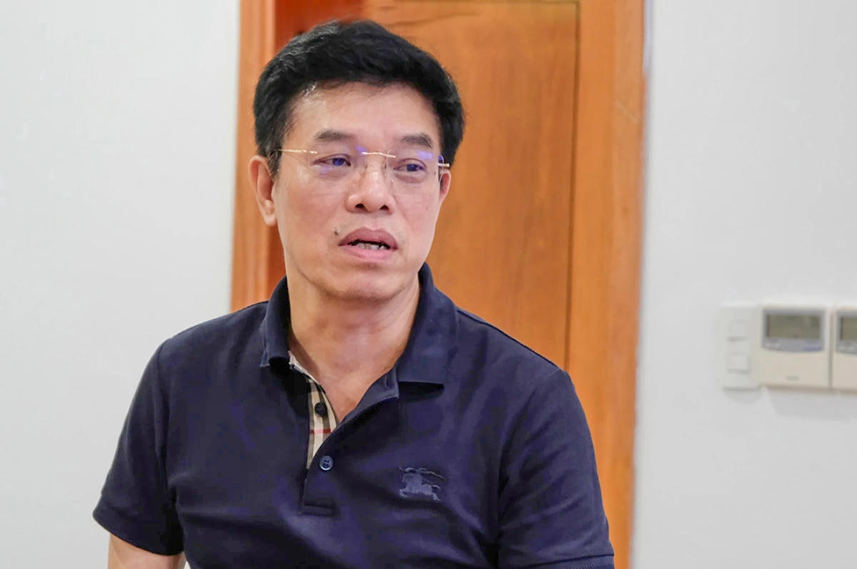 PGS.TS Lê Văn Thành, chuyên gia từ Bệnh viện Trung ương Quân đội 108 chia sẻ về quá trình chuyển giao kỹ thuật ghép gan cho Bệnh viện Đà Nẵng. Ảnh: Nguyễn Tú.