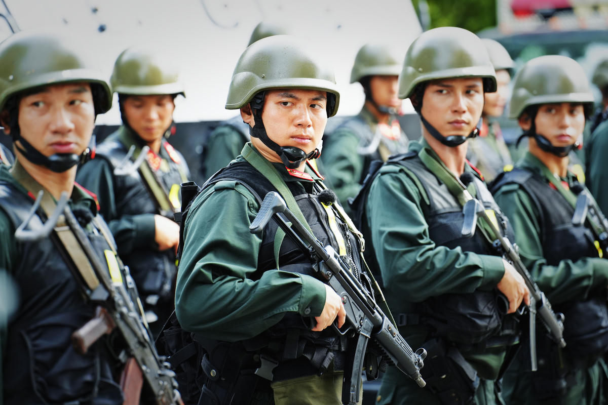 Các chiến sĩ nhập vai được trang bị bộ kíp vũ khí tác chiến tiêu chuẩn. Ảnh: H.A.