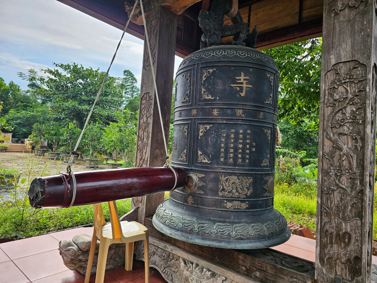 Hằng năm, lễ hội chùa Mèo được tổ chức vào ngày 6 và 7 tháng Giêng âm lịch với nhiều hoạt động truyền thống như lễ dâng hương, rước kiệu, tụng kinh, biểu diễn văn nghệ, thi đấu thể thao dân gian, trưng bày sản phẩm địa phương… Ảnh: Đình Minh