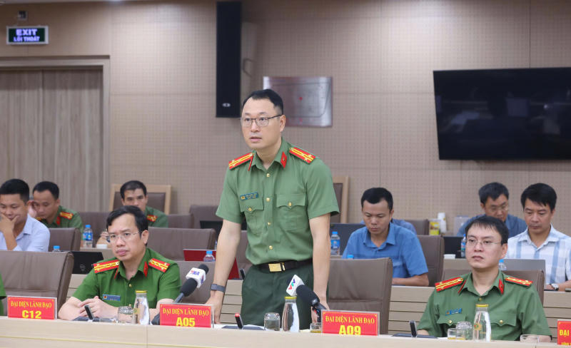 Thượng tá Triệu Mạnh Tùng, Phó Cục trưởng Cục An ninh mạng và phòng, chống tội phạm sử dụng công nghệ cao thông tin tại buổi họp báo.