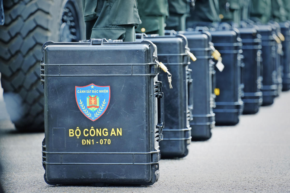 Bộ kíp vũ khí tác chiến tiêu chuẩn gồm súng tiểu liên MP5A3, súng ngắn GLOCK 34, áo giáp, mũ chống đạn,… Ảnh: H.A.