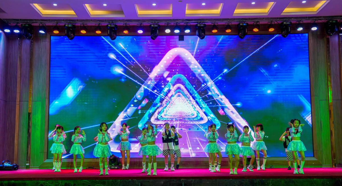 Các tiết mục văn nghệ sôi động tại sự kiện lễ trao giải Cuộc thi vẽ tranh cùng Mường Thanh mùa 3.