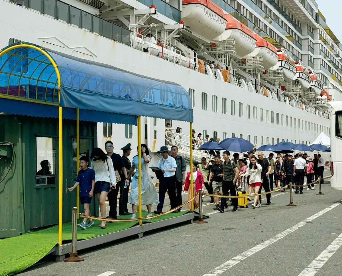 Du khách tàu du lịch biển đến Đà Nẵng tăng mạnh