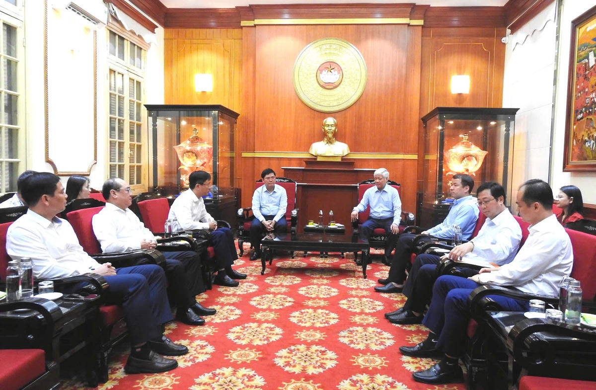 Quang cảnh buổi tiếp nhận. Ảnh: Văn Hoa.