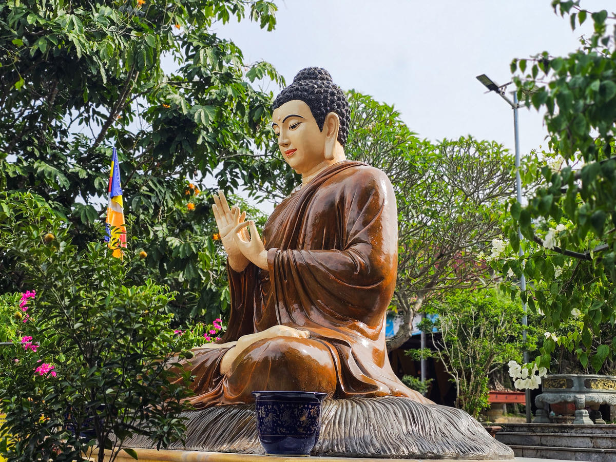 Năm 2005, chùa Mèo được UBND tỉnh Thanh Hóa công nhận là di tích lịch sử - văn hóa cấp tỉnh. Từ đó đến nay, chùa trở thành địa điểm sinh hoạt tôn giáo, văn hóa quan trọng của người dân địa phương, đồng thời là điểm đến du lịch tâm linh thu hút du khách. Ảnh: Đình Minh