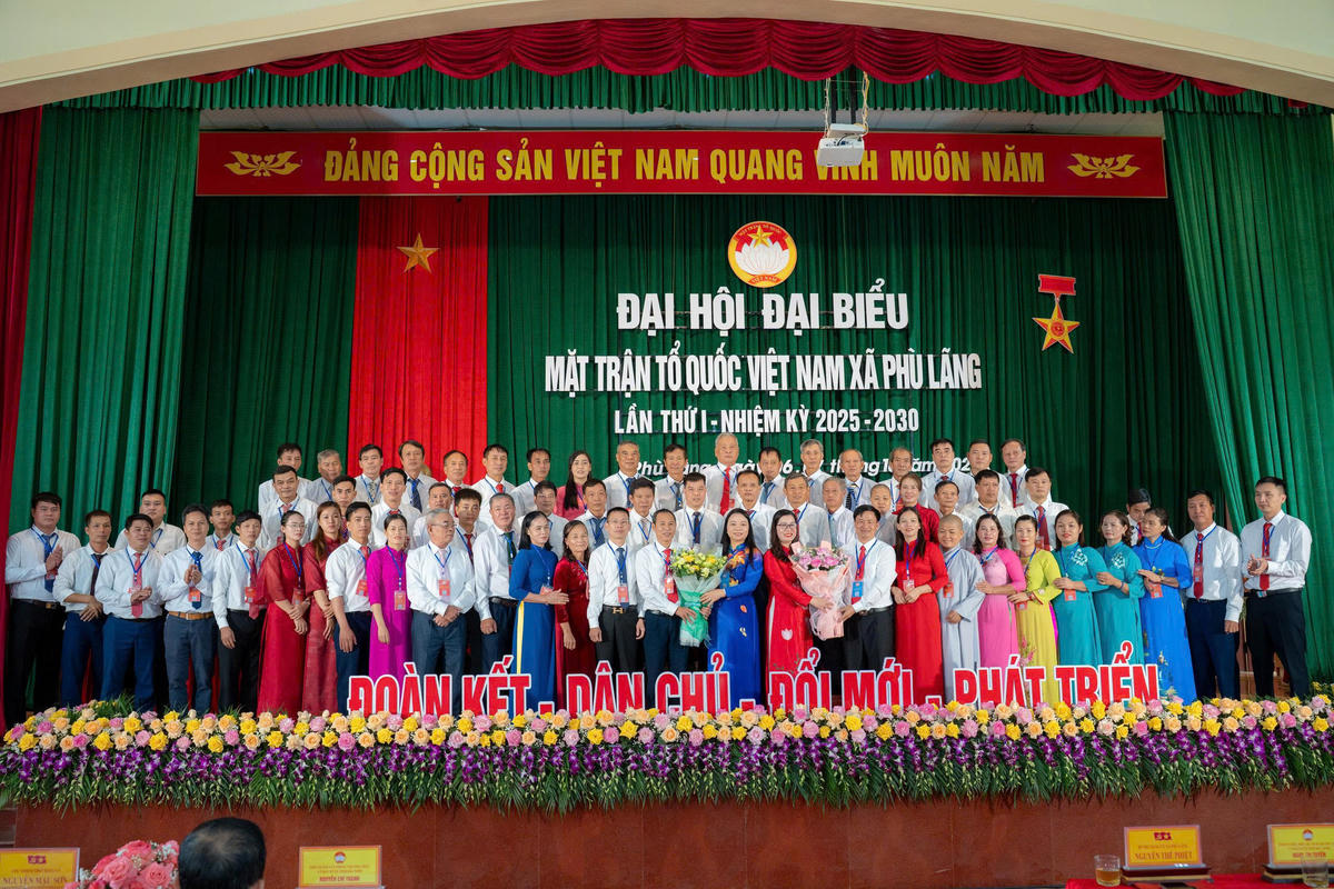 Ủy ban MTTQ Việt Nam xã Phù Lãng khóa I ra mắt Đại hội.