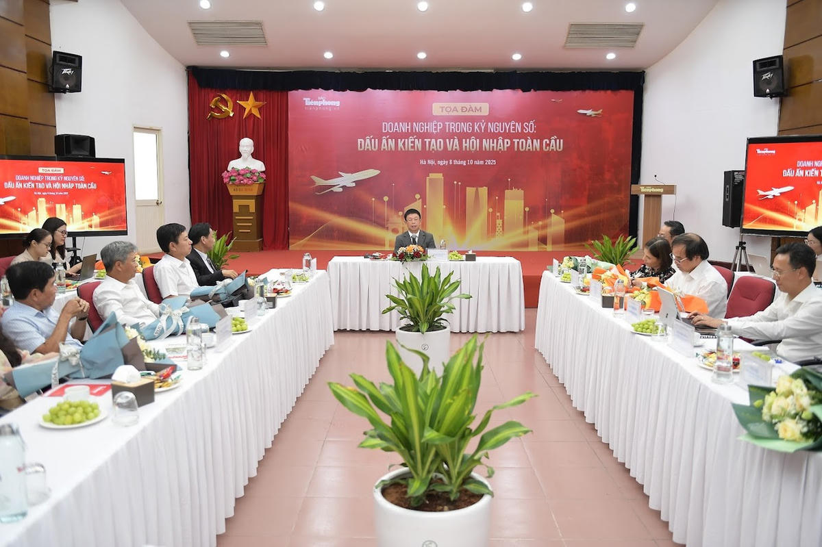 Các diễn giả tham gia thảo luận tại toạ đàm. Ảnh: BTC.